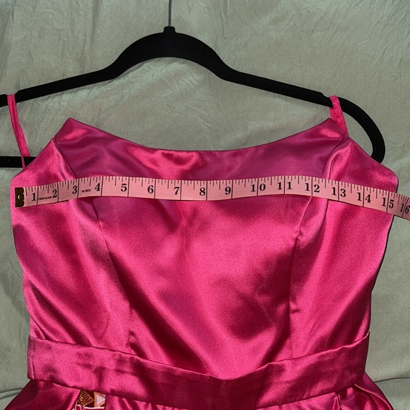 Fushia Gown - Picture 14 of 14